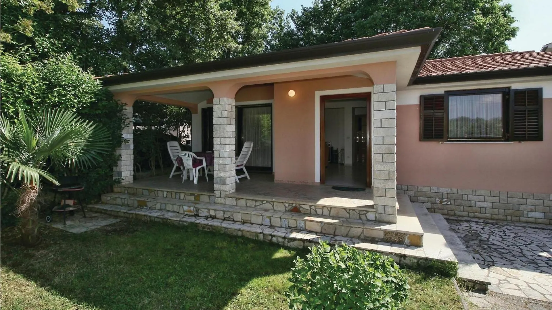 Gorgeous Home In Porec With Wifi Feriehus