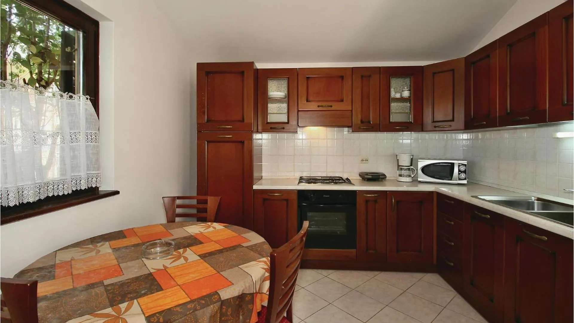 Gorgeous Home In Porec With Wifi Feriehus